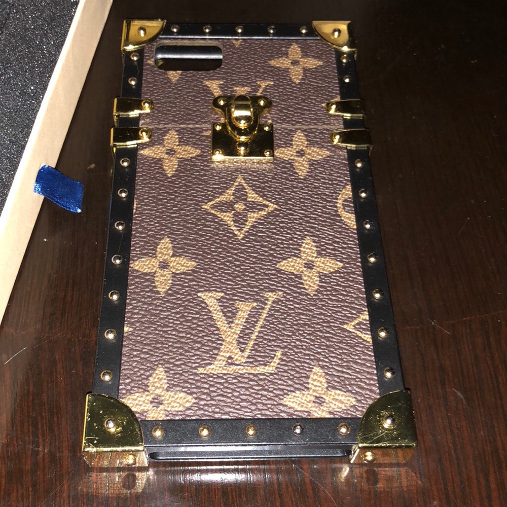 Louis Vuitton trunk case
